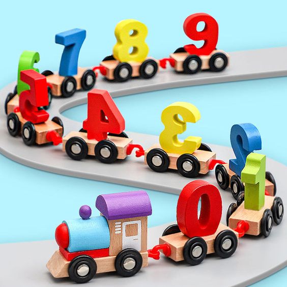 TREN EN MADERA DE NUMEROS